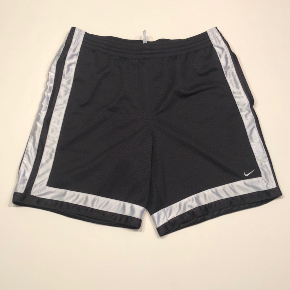 Nike Basketball Shorts Men’s L